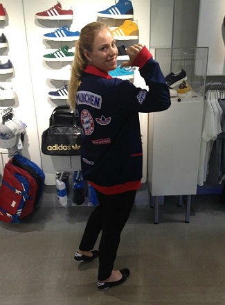 Главные футбольные болельщики в мировом теннисе a3zxcc2ceaafmf5.jpg Главные футбольные болельщики в мировом теннисе