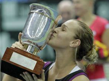 dominika cibulkova overpowers kaia kanepi for maiden title win kremlin cup 2011 106335.jpg Москва, Стокгольм, Вена и Люксембург. Превью турниров