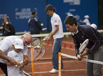 201211161259467619479 p2.jpg Новак Джокович и Густаво Куэртен открыли новый теннисный корт в Рио де Жанейро