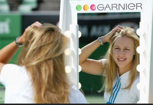 Алисия Молик в передвижной студии Garnier