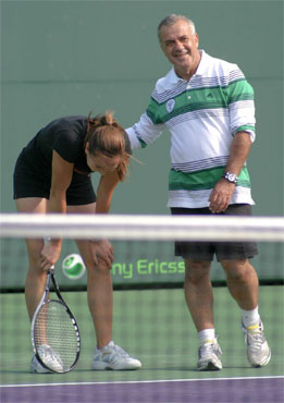 60107_jelena_jankovic_pract.jpg