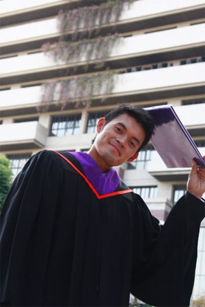danai_graduate3.jpg