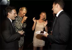 Ariel Foxman and Maria Sharapova congratulate Actress Blake Lively with a22nd birthday. Фото: Getty Images